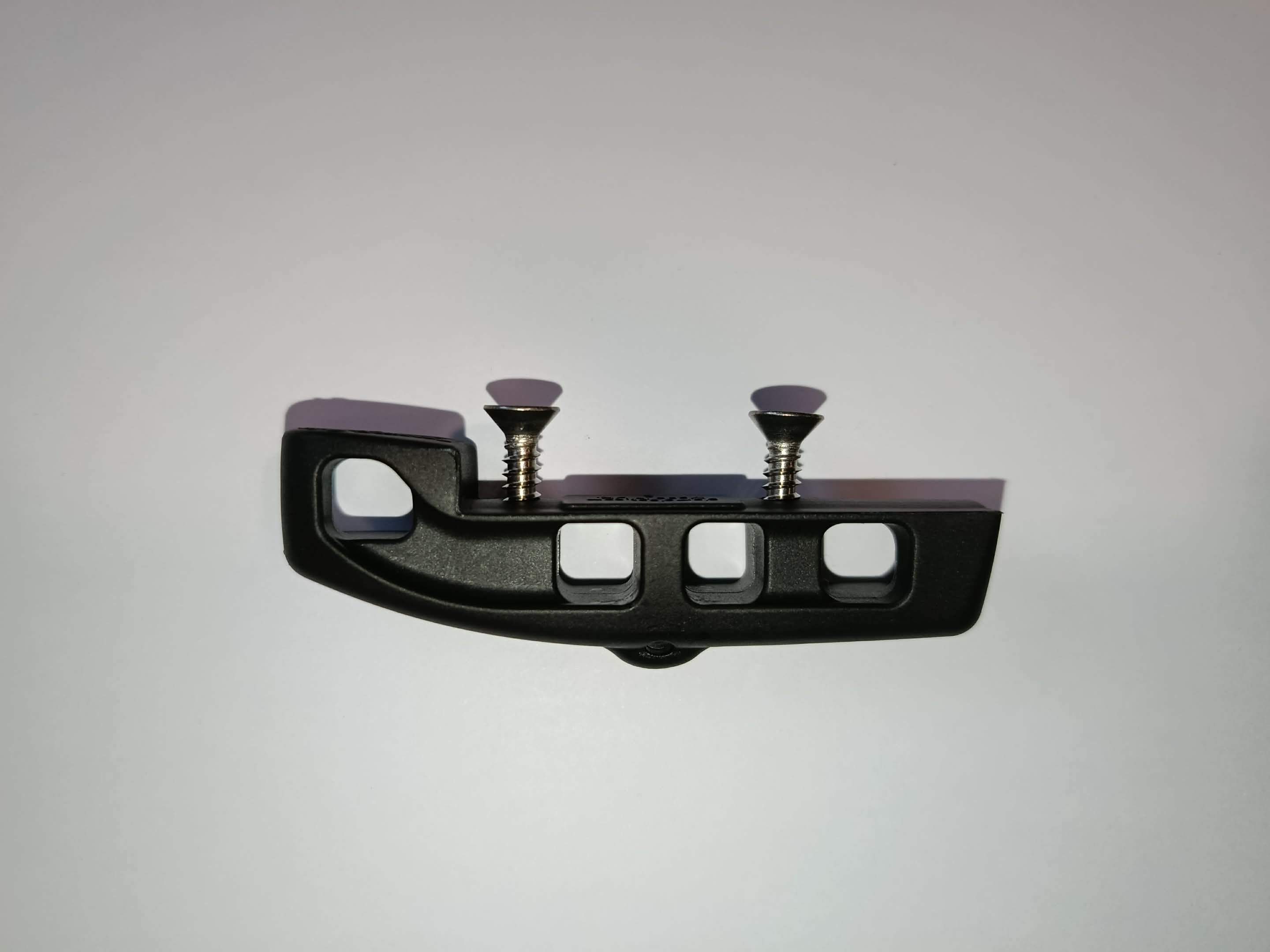 Clamcleat aerobase CL826